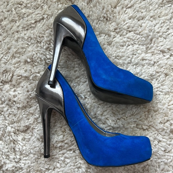Gorgeous Blue/Silver 4’ Heels. - Picture 3 of 4
